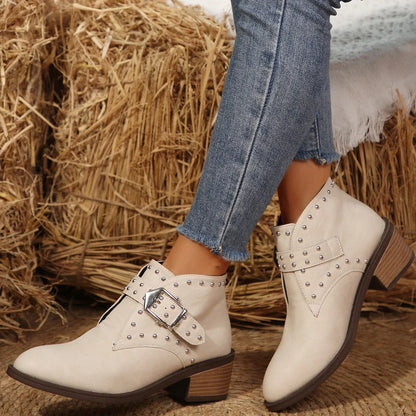 Lässige und stützende orthopädische Stiefel